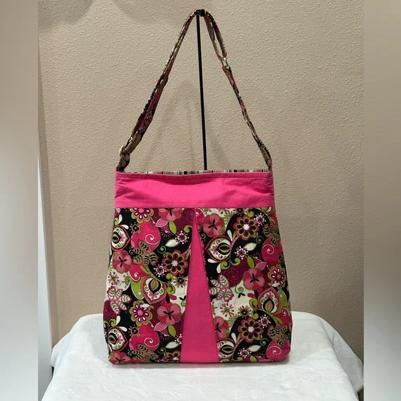 Beautiful Hand Crafted Floral Pink Shoulder Bag - Picture 2 of 11